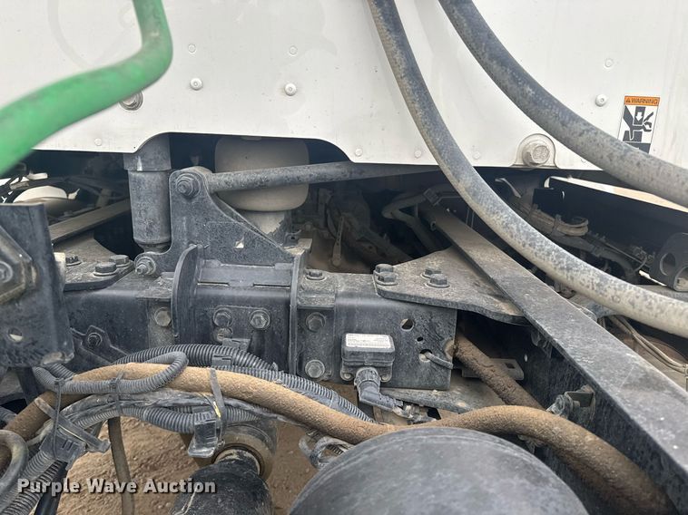 image for item DY7004 2021 Kenworth T880 semi truck