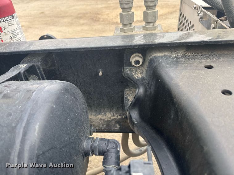 image for item DY7004 2021 Kenworth T880 semi truck