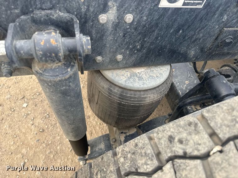 image for item DY7004 2021 Kenworth T880 semi truck