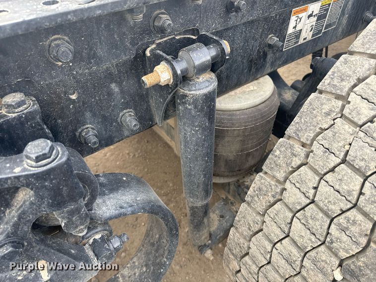 image for item DY7004 2021 Kenworth T880 semi truck