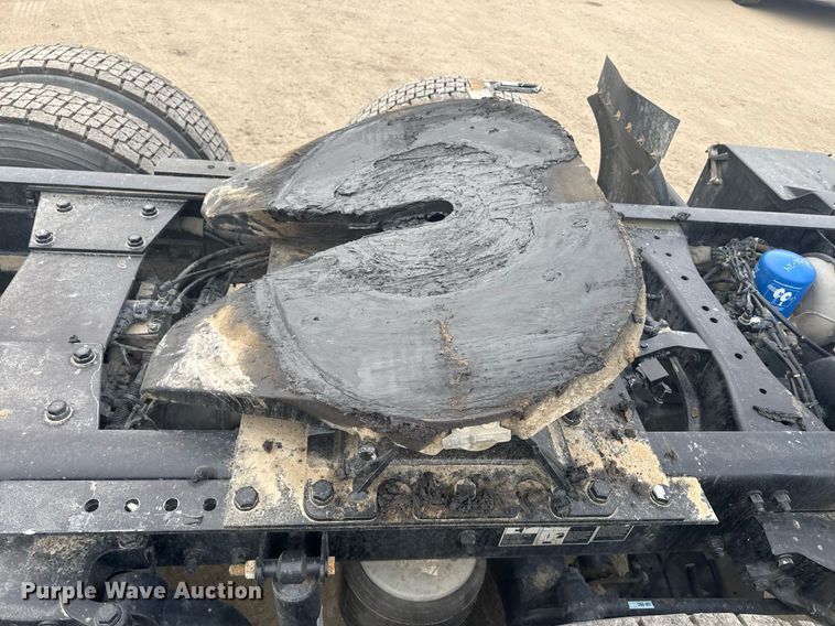 image for item DY7004 2021 Kenworth T880 semi truck