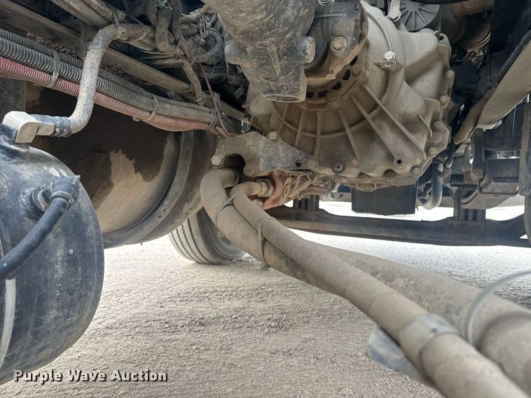 image for item DY7004 2021 Kenworth T880 semi truck