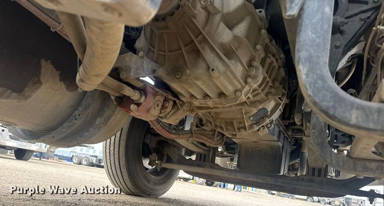 image for item DY7004 2021 Kenworth T880 semi truck