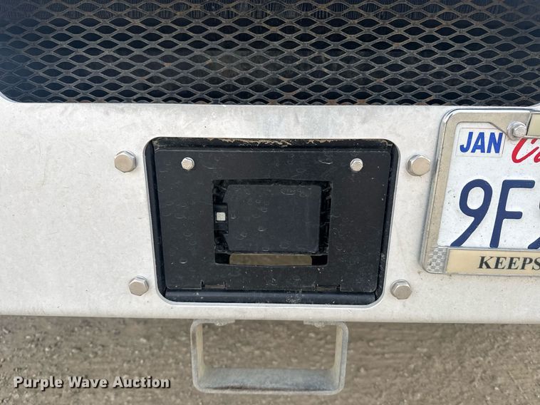 image for item DY7004 2021 Kenworth T880 semi truck