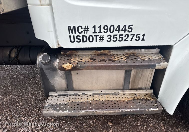 image for item EC3489 2014 Freightliner Business Class M2 box truck