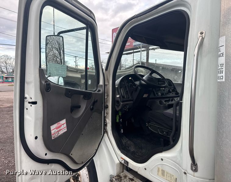 image for item EC3489 2014 Freightliner Business Class M2 box truck