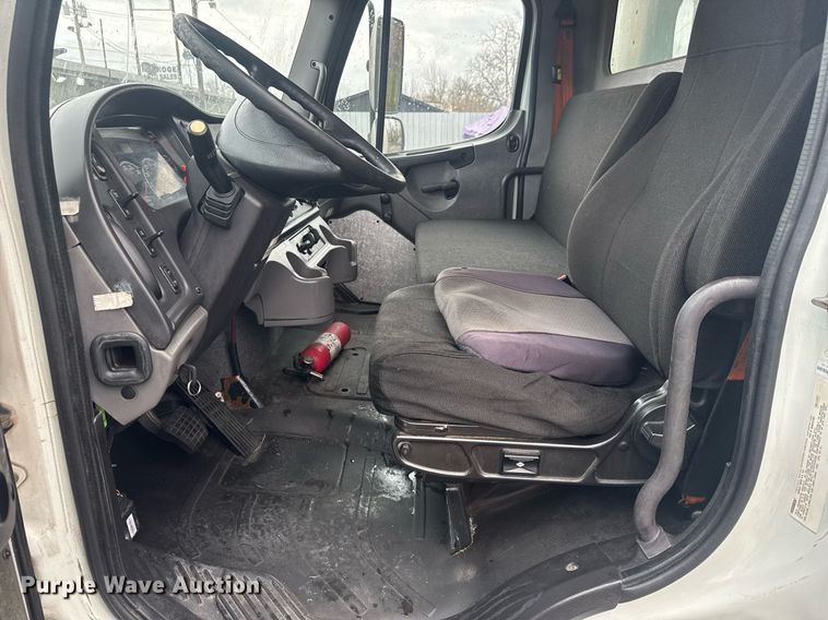 image for item EC3489 2014 Freightliner Business Class M2 box truck