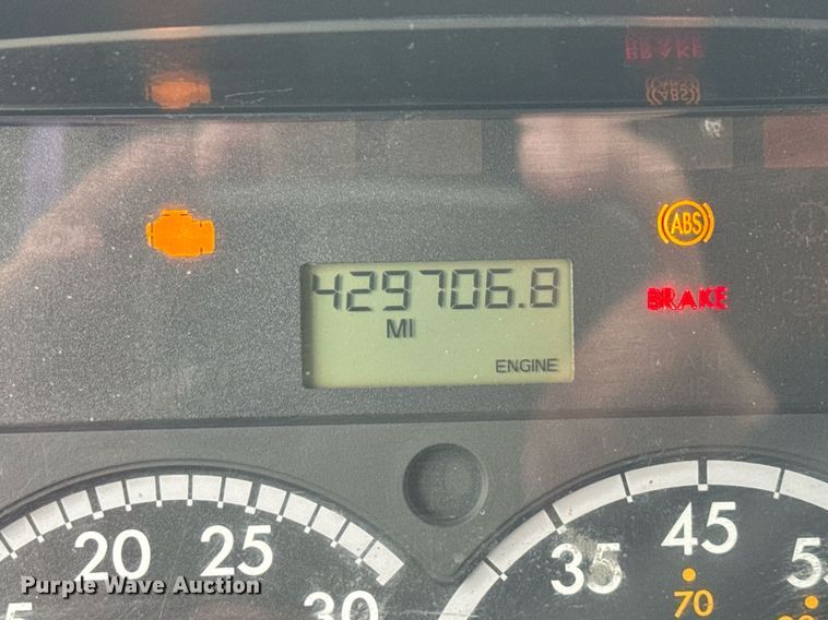 image for item EC3489 2014 Freightliner Business Class M2 box truck