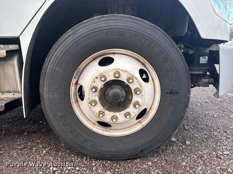 image for item EC3489 2014 Freightliner Business Class M2 box truck