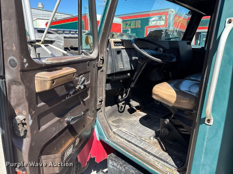 image for item EC3494 1990 International 4600 box truck