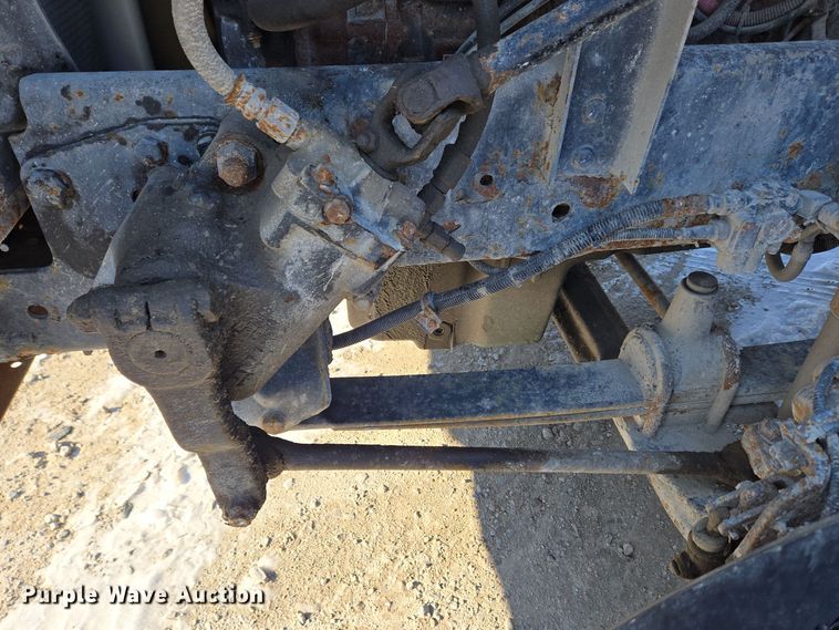 image for item EC3978 2002 Freightliner FLD120 truck cab and chassis