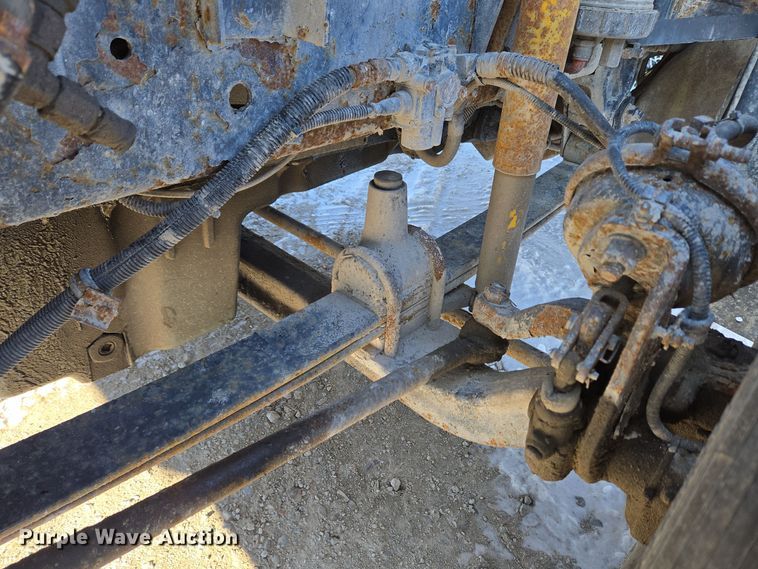 image for item EC3978 2002 Freightliner FLD120 truck cab and chassis