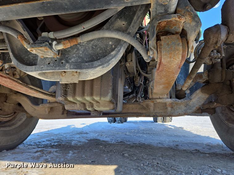 image for item EC3978 2002 Freightliner FLD120 truck cab and chassis