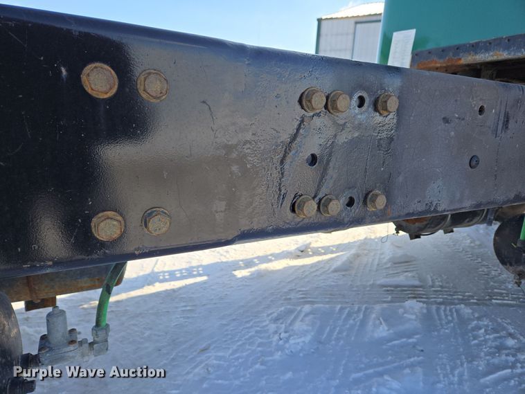 image for item EC3978 2002 Freightliner FLD120 truck cab and chassis