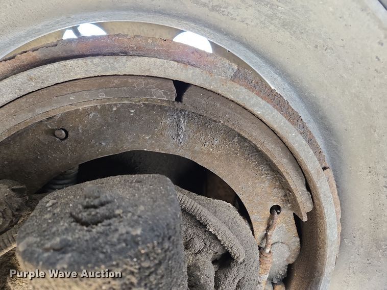 image for item EC3978 2002 Freightliner FLD120 truck cab and chassis