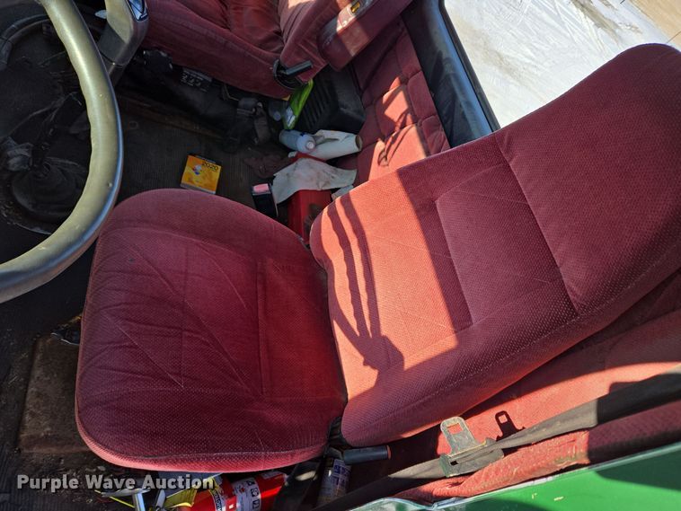 image for item EC3978 2002 Freightliner FLD120 truck cab and chassis