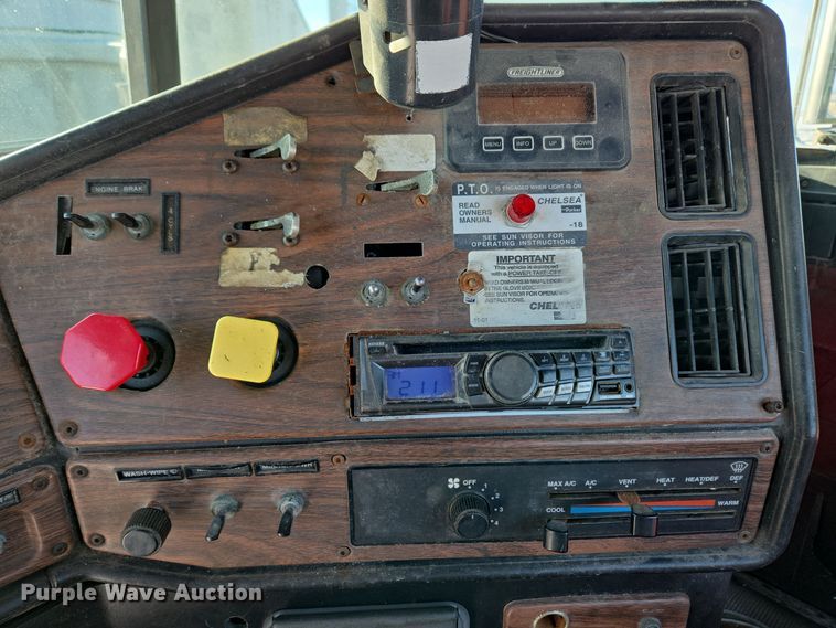 image for item EC3978 2002 Freightliner FLD120 truck cab and chassis