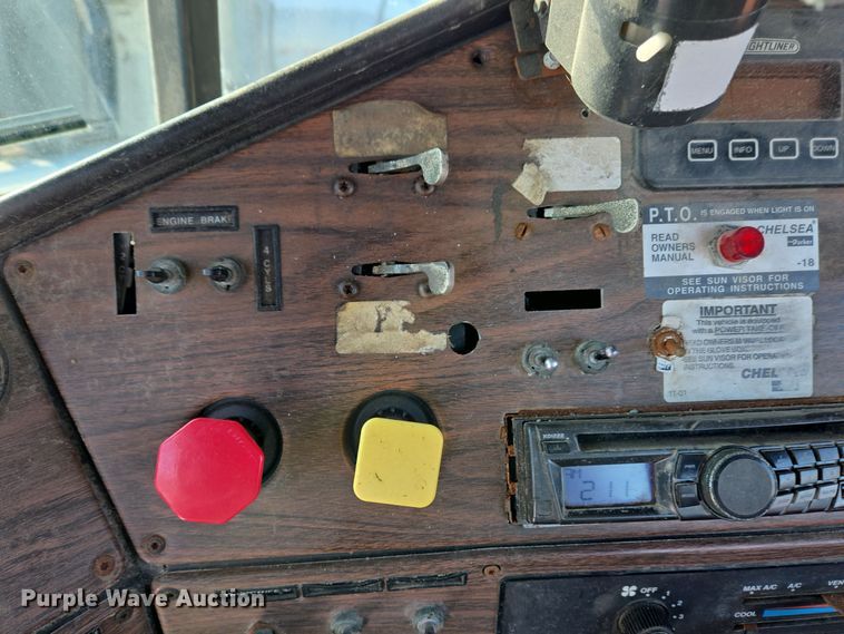 image for item EC3978 2002 Freightliner FLD120 truck cab and chassis