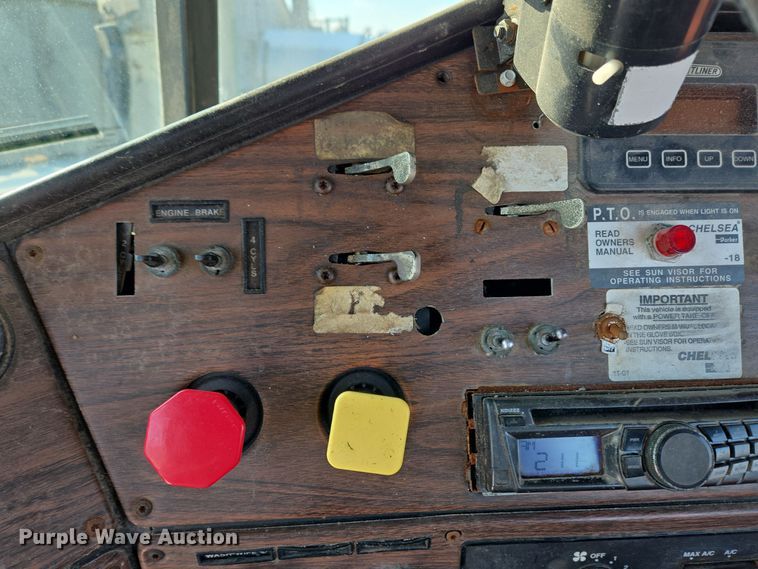 image for item EC3978 2002 Freightliner FLD120 truck cab and chassis