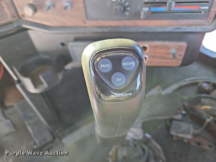 image for item EC3978 2002 Freightliner FLD120 truck cab and chassis