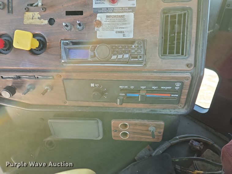 image for item EC3978 2002 Freightliner FLD120 truck cab and chassis