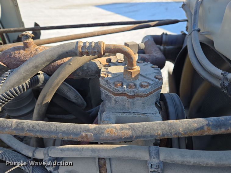 image for item EC3978 2002 Freightliner FLD120 truck cab and chassis