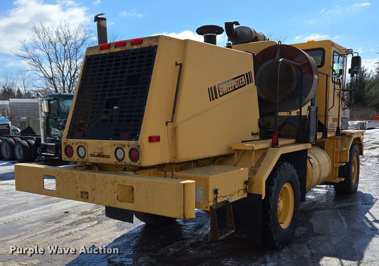 image for item EC4014 1999 Oshkosh H-2718B sweeper