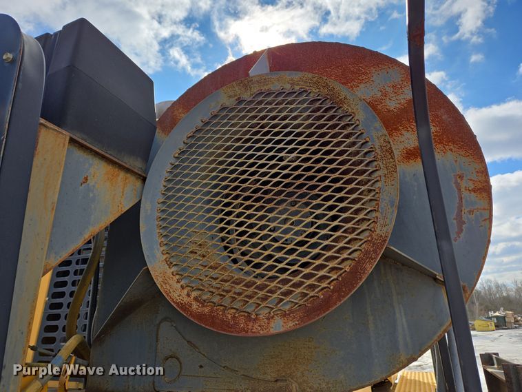 image for item EC4014 1999 Oshkosh H-2718B sweeper