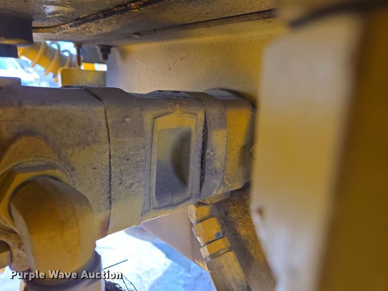 image for item EC4014 1999 Oshkosh H-2718B sweeper