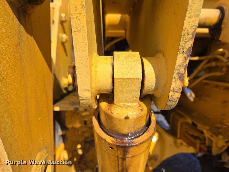 image for item EC4014 1999 Oshkosh H-2718B sweeper