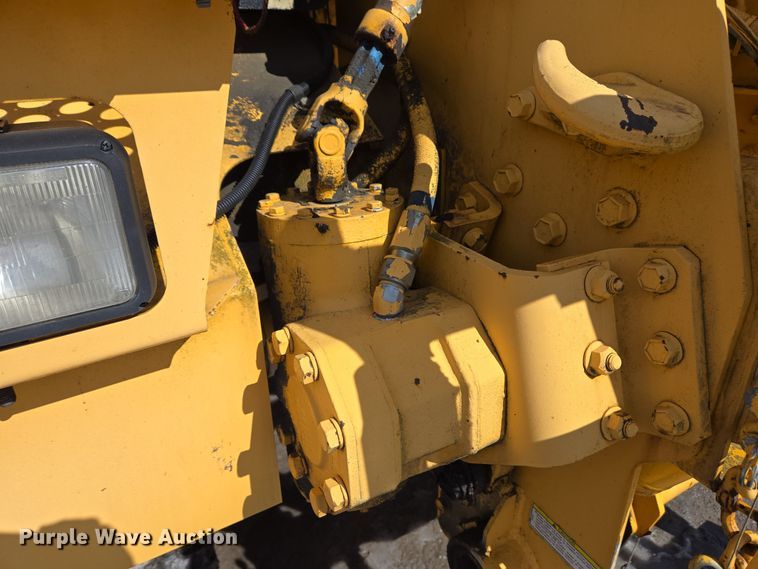 image for item EC4014 1999 Oshkosh H-2718B sweeper