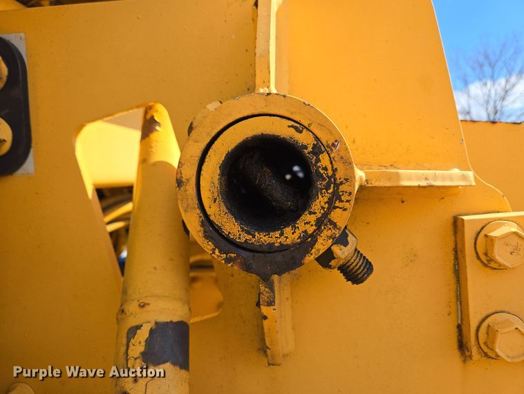 image for item EC4014 1999 Oshkosh H-2718B sweeper