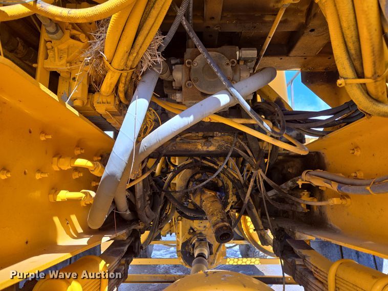 image for item EC4014 1999 Oshkosh H-2718B sweeper