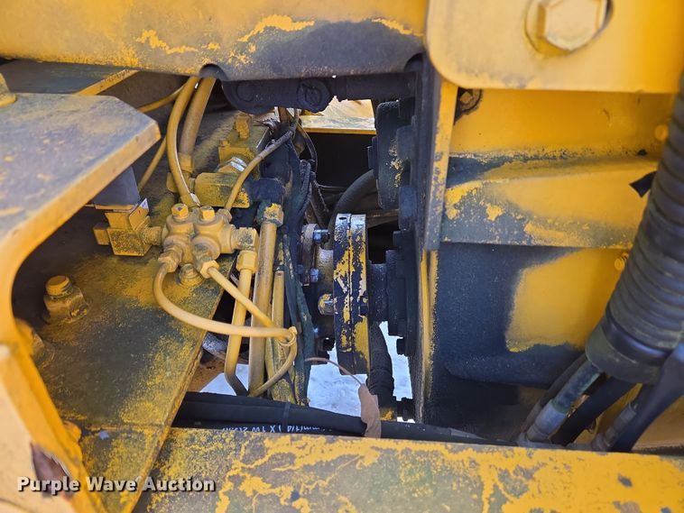 image for item EC4014 1999 Oshkosh H-2718B sweeper