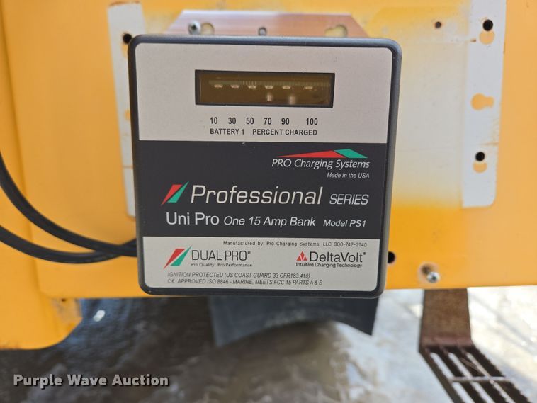 image for item EC4014 1999 Oshkosh H-2718B sweeper