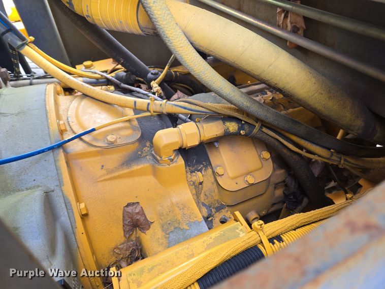 image for item EC4014 1999 Oshkosh H-2718B sweeper