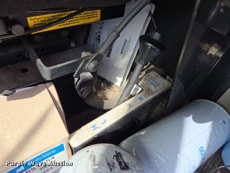 image for item EC4014 1999 Oshkosh H-2718B sweeper