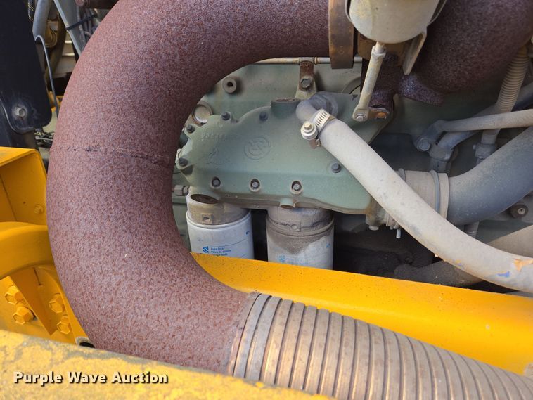 image for item EC4014 1999 Oshkosh H-2718B sweeper