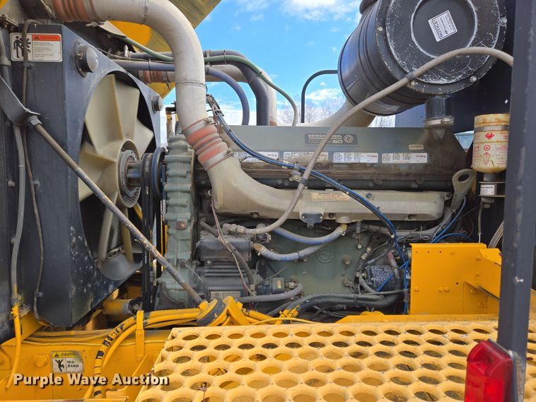 image for item EC4014 1999 Oshkosh H-2718B sweeper