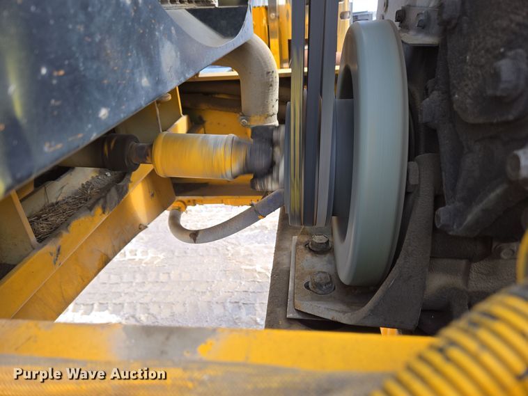 image for item EC4014 1999 Oshkosh H-2718B sweeper