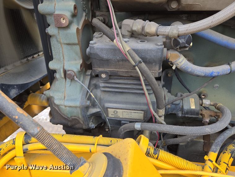 image for item EC4014 1999 Oshkosh H-2718B sweeper