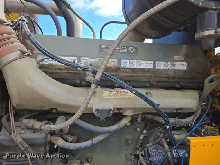 image for item EC4014 1999 Oshkosh H-2718B sweeper