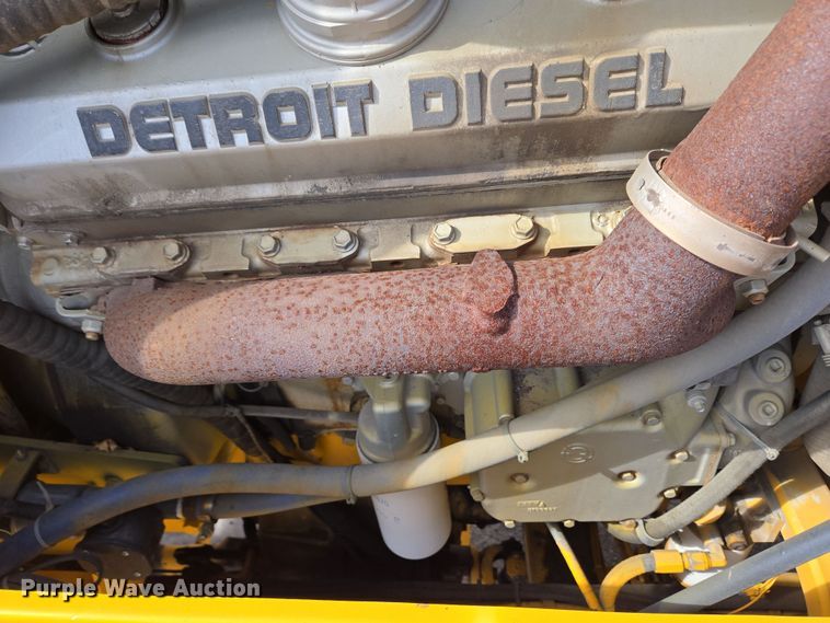 image for item EC4014 1999 Oshkosh H-2718B sweeper