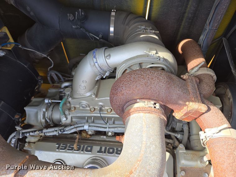 image for item EC4014 1999 Oshkosh H-2718B sweeper