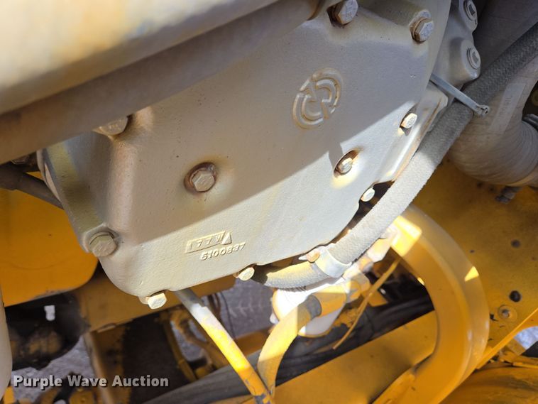 image for item EC4014 1999 Oshkosh H-2718B sweeper