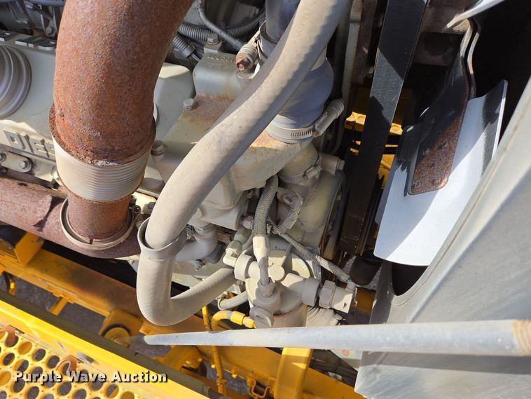 image for item EC4014 1999 Oshkosh H-2718B sweeper