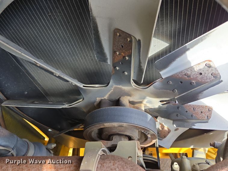 image for item EC4014 1999 Oshkosh H-2718B sweeper