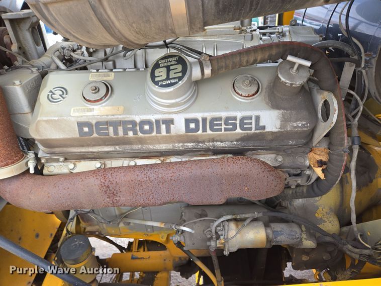 image for item EC4014 1999 Oshkosh H-2718B sweeper