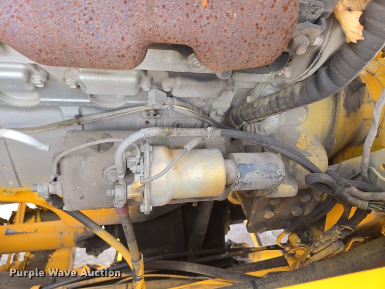 image for item EC4014 1999 Oshkosh H-2718B sweeper