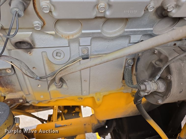 image for item EC4014 1999 Oshkosh H-2718B sweeper